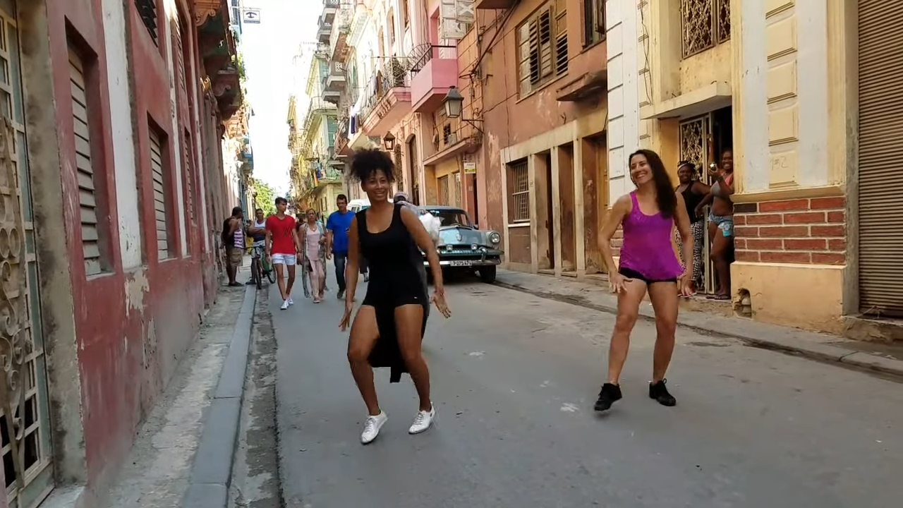 Reggaeton Dancing in the Streets of Havana